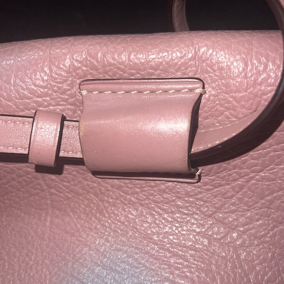 Coach Faye bag can be converted into a backpack. Elegant Women's Bag - Picture 15 of 16